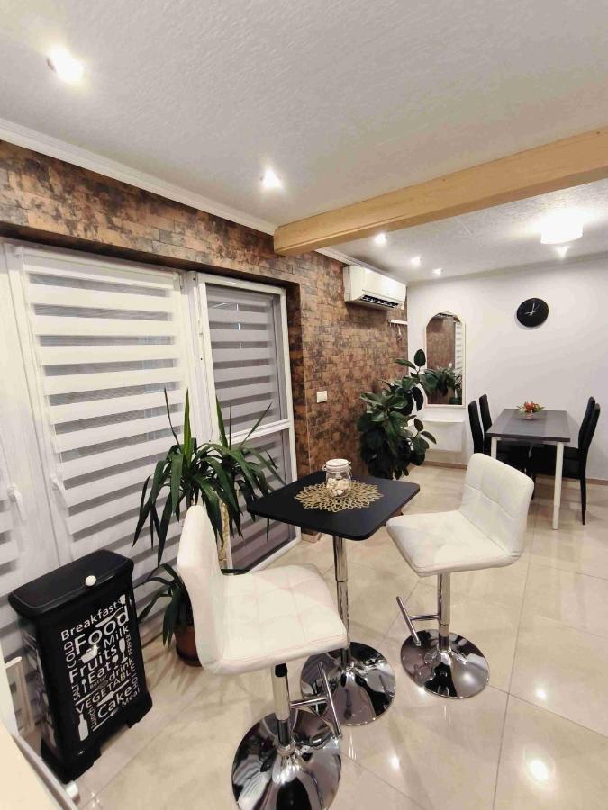 Baky House Apartment Балатонлеле Екстериор снимка