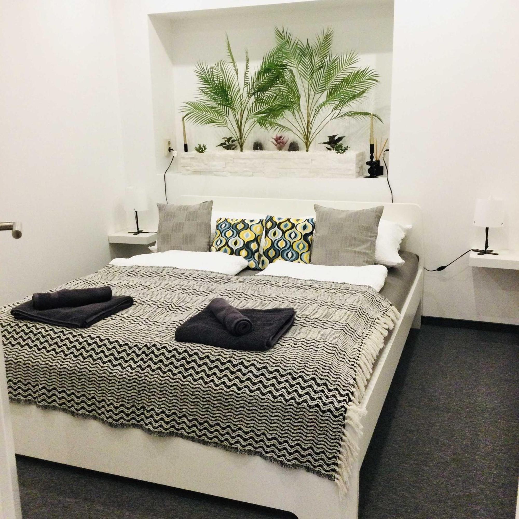 Baky House Apartment Балатонлеле Екстериор снимка
